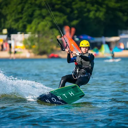 Przyczepy Kempingowe 6 Kitepl - Kite & Wind & Wing 营地 Chałupy