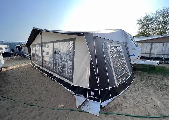 אתר קמפינג Przyczepy Kempingowe 6 Kitepl - Kite & Wind & Wing Chałupy