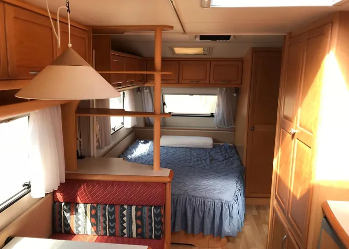 אתר קמפינג Przyczepy Kempingowe 6 Kitepl - Kite & Wind & Wing Chałupy