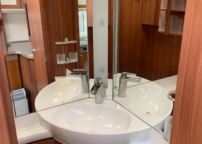 Przyczepy Kempingowe 6 Kitepl - Kite & Wind & Wing אתר קמפינג Chałupy