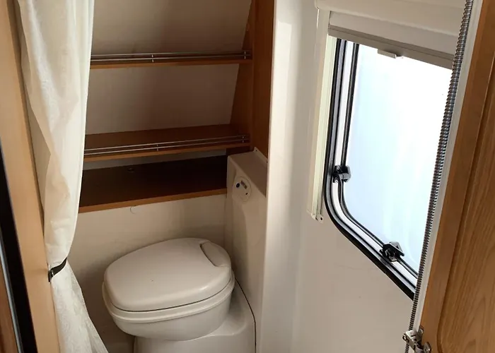 אתר קמפינג Przyczepy Kempingowe 6 Kitepl - Kite & Wind & Wing Chałupy