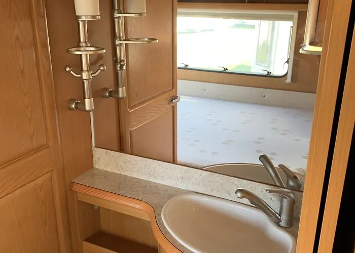 אתר קמפינג Przyczepy Kempingowe 6 Kitepl - Kite & Wind & Wing Chałupy